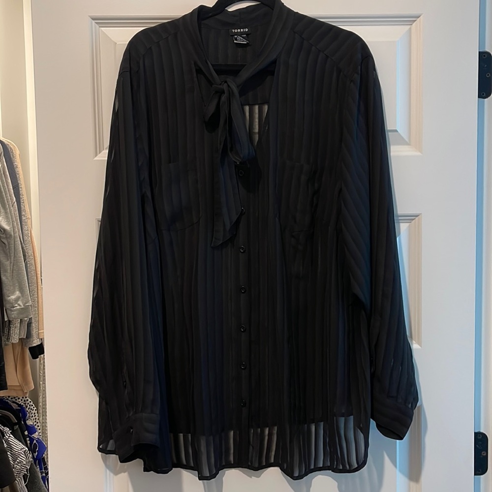 Lightly worn size 5 torrid blouse